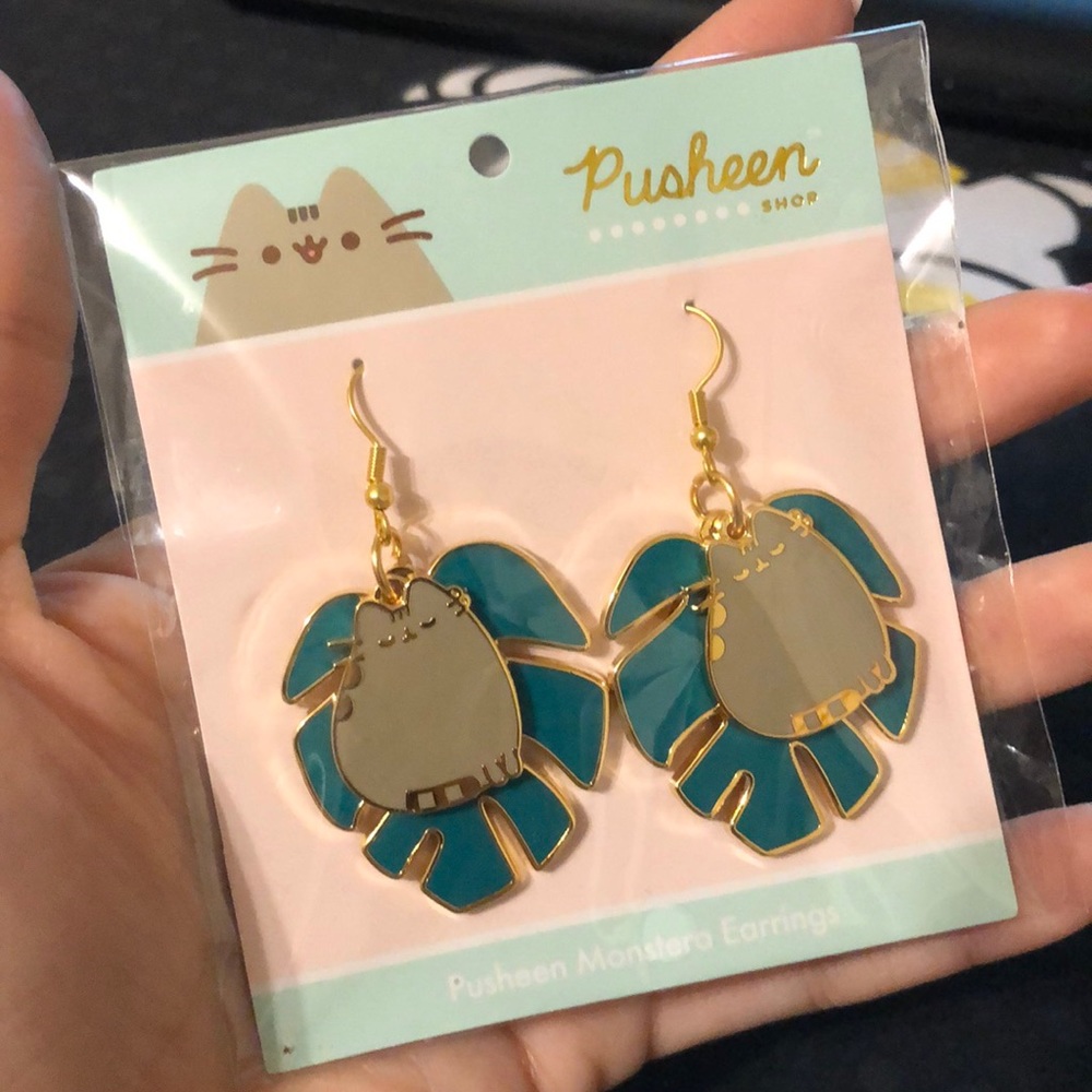 Pusheen Monstera Earrings